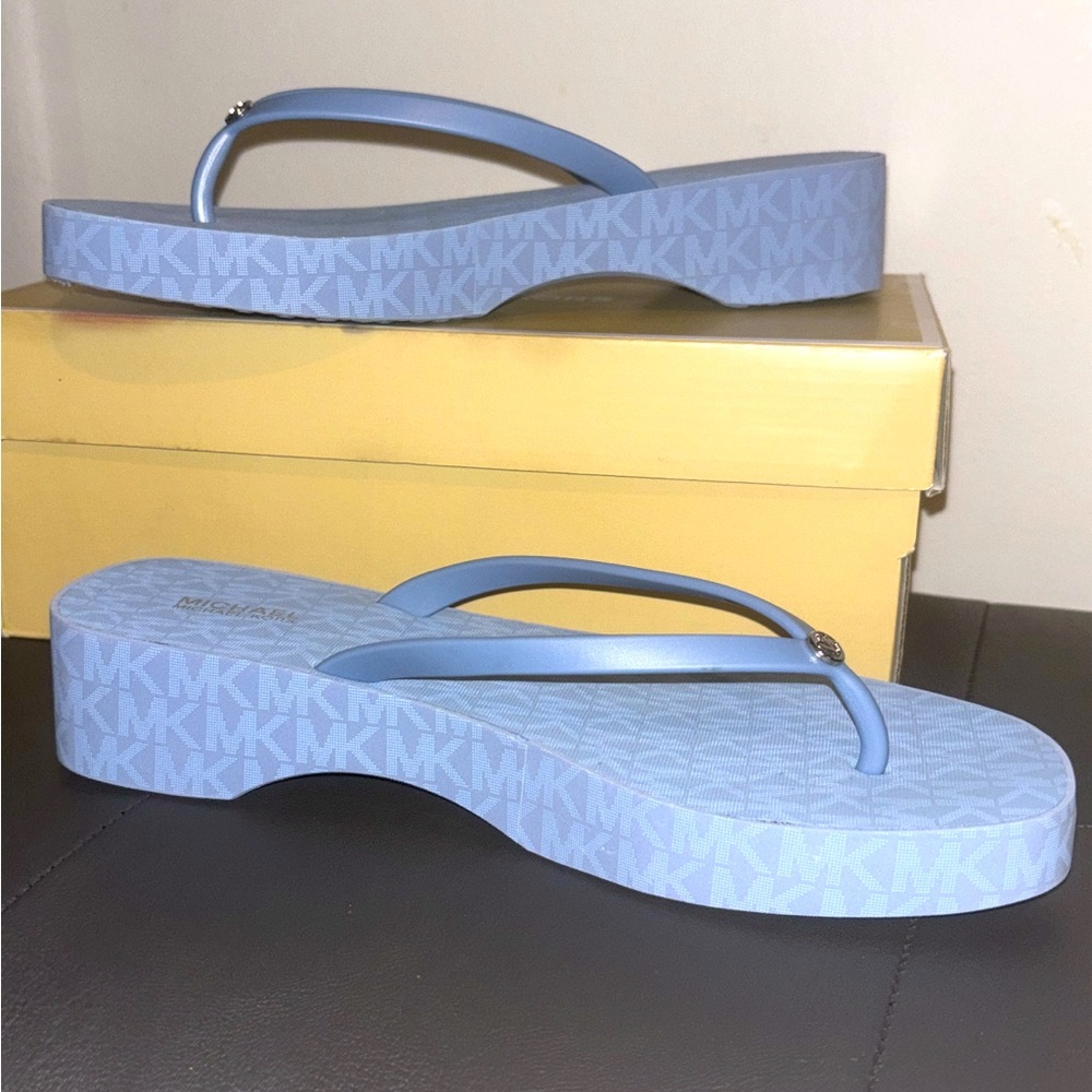 MICHAEL KORS LILO FLIP FLOP